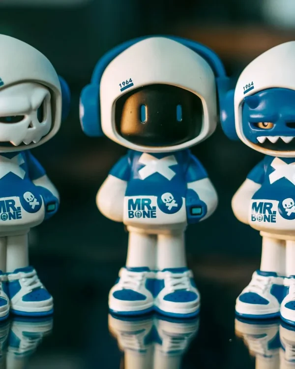 Trio Astronauta — Art Toy